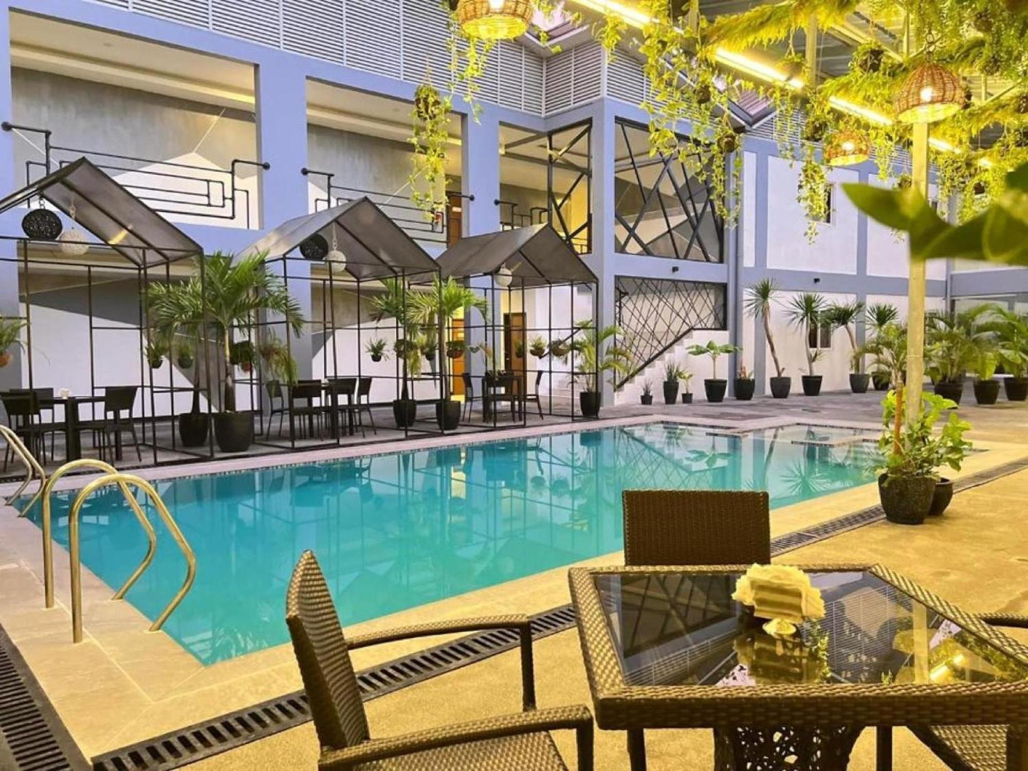 Hotel Halo Angeles City Экстерьер фото